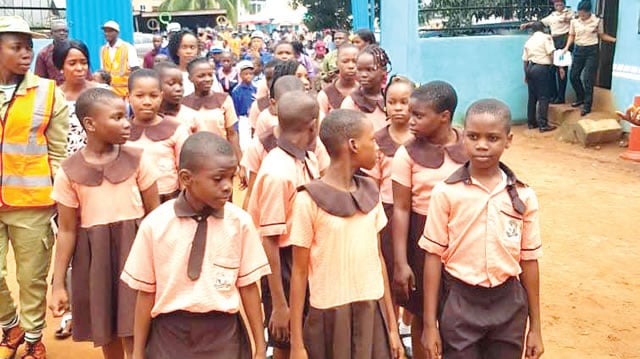 Lagos schoolchildren get free eye screening, medication