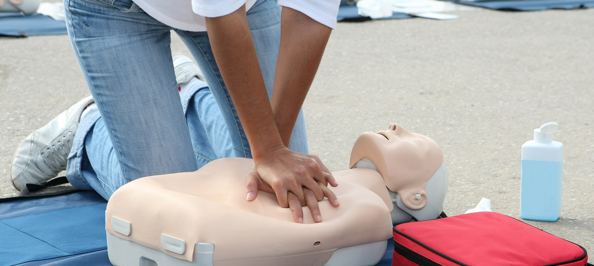 Foundation trains students in CPR