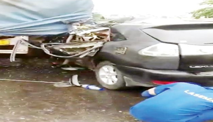 Seven escape death in Lagos crash, driver hospitalised